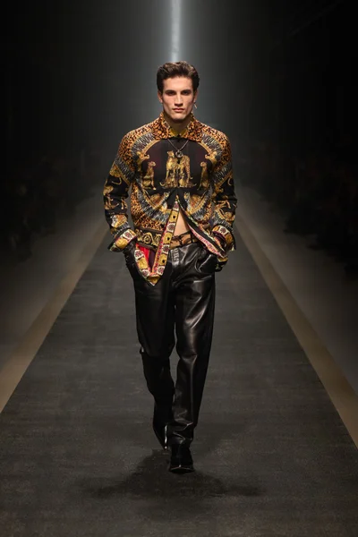 Look 33